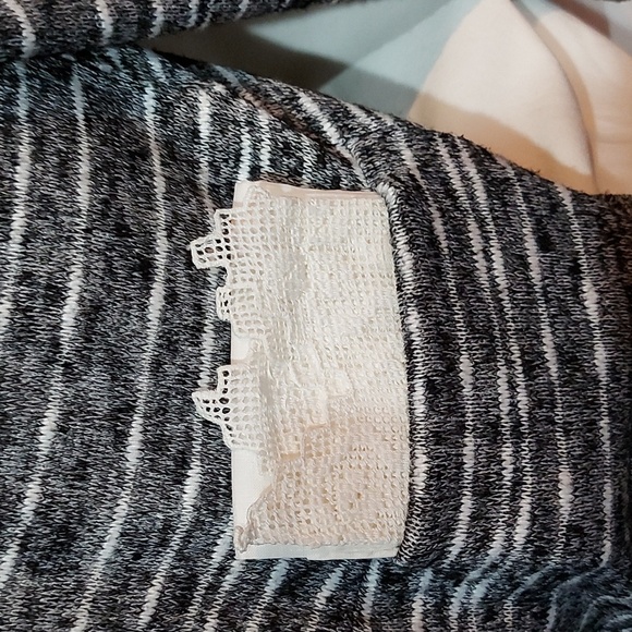 DEX Ladie's Large long sleeve cardigan Black & white - Picture 3 of 5